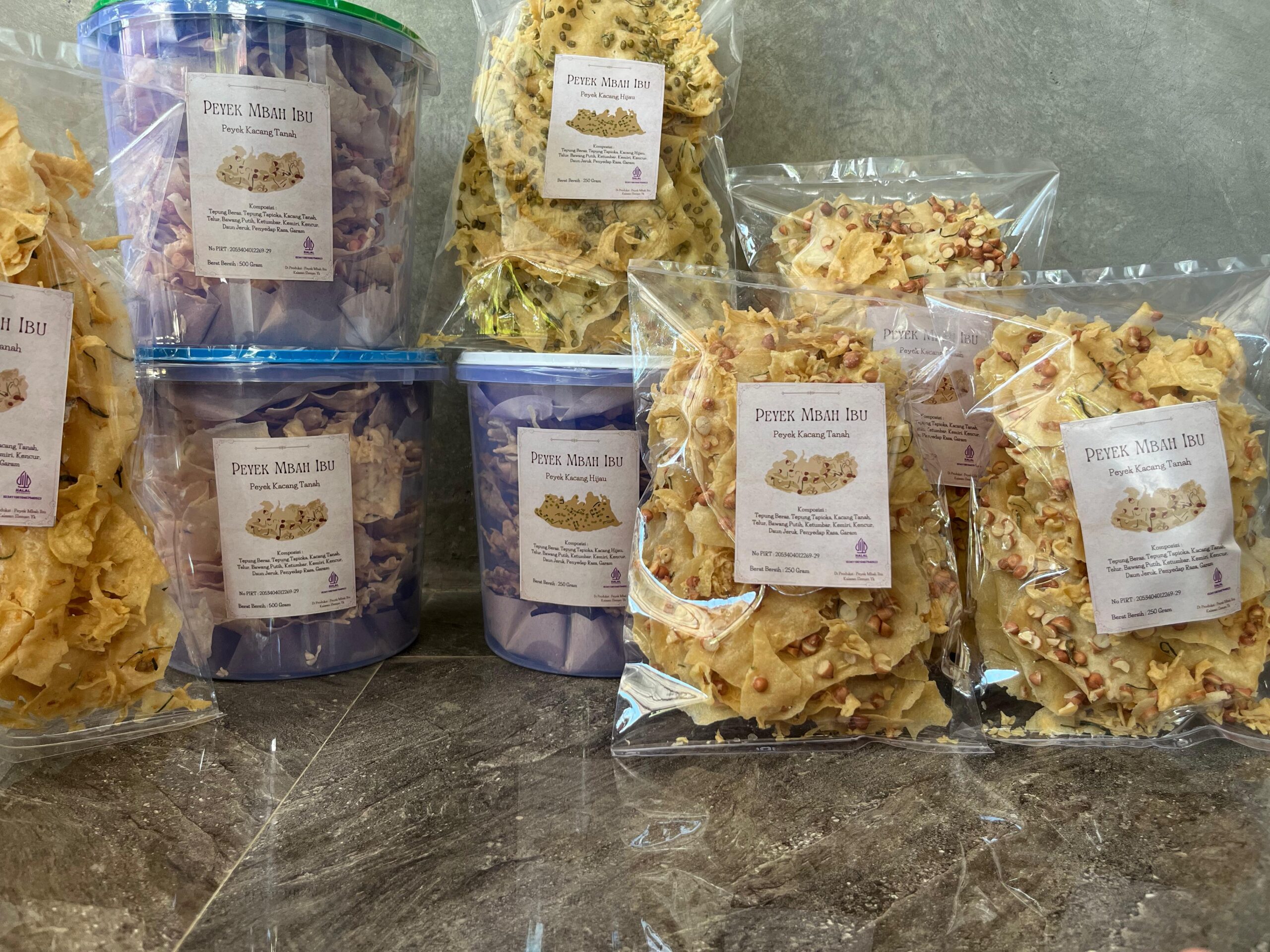 hampers lebaran peyek mbah ibu